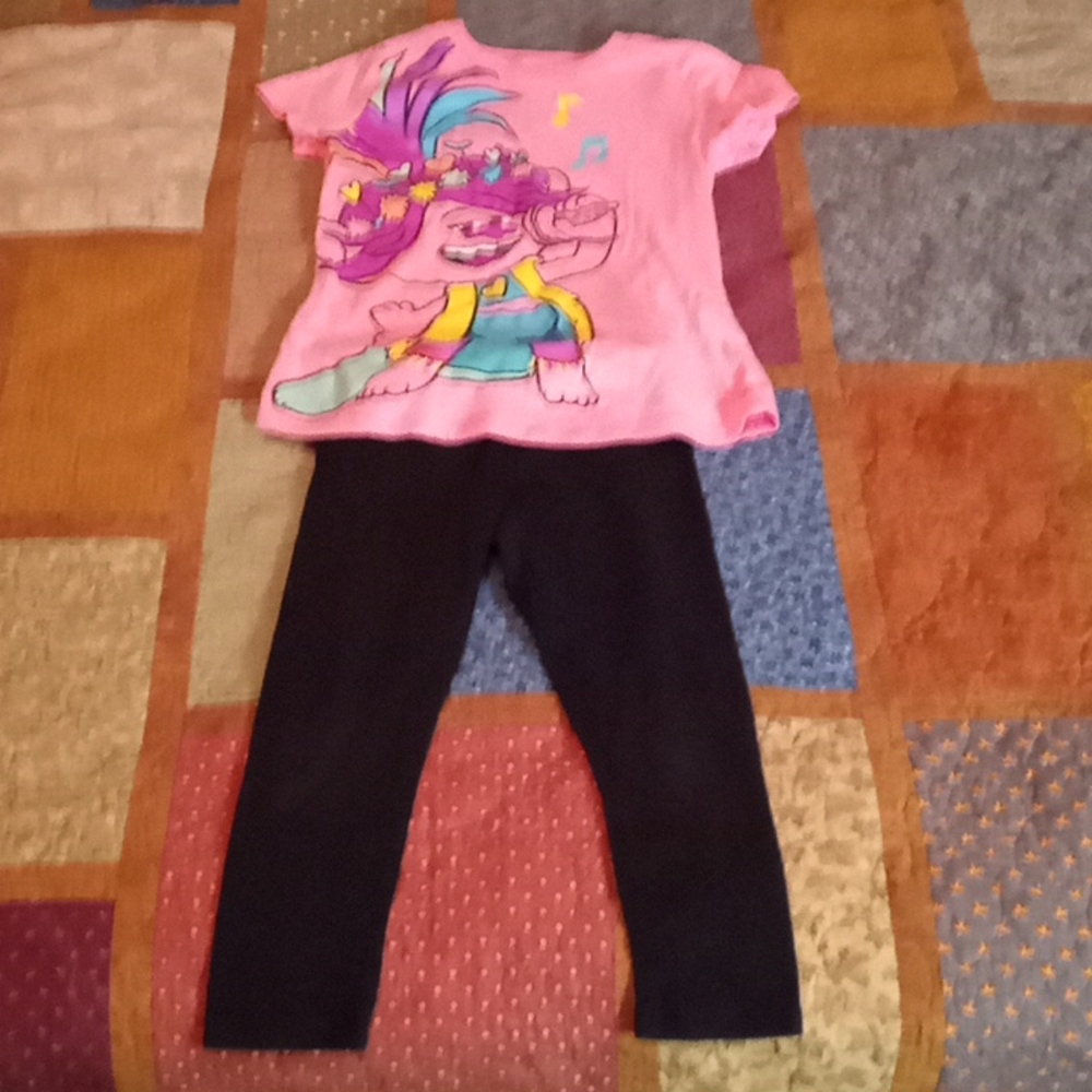 Pink Troll Shirt with matching Black Leggings.
